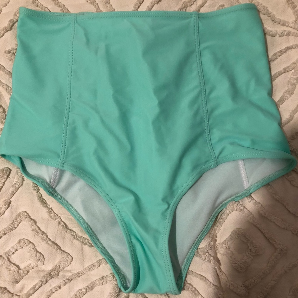 Kortni Jeane High Waisted bottoms- MINT- S- NWOT